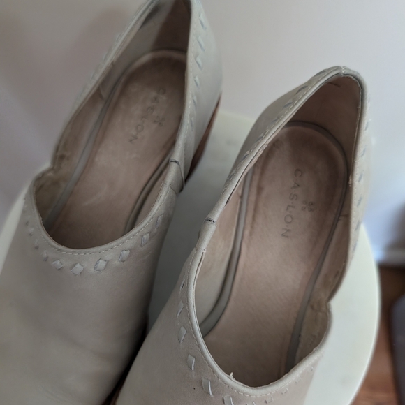 Caslon Cream Leather Mules Western Style Size 7 Wooden Heel - Picture 6 of 10